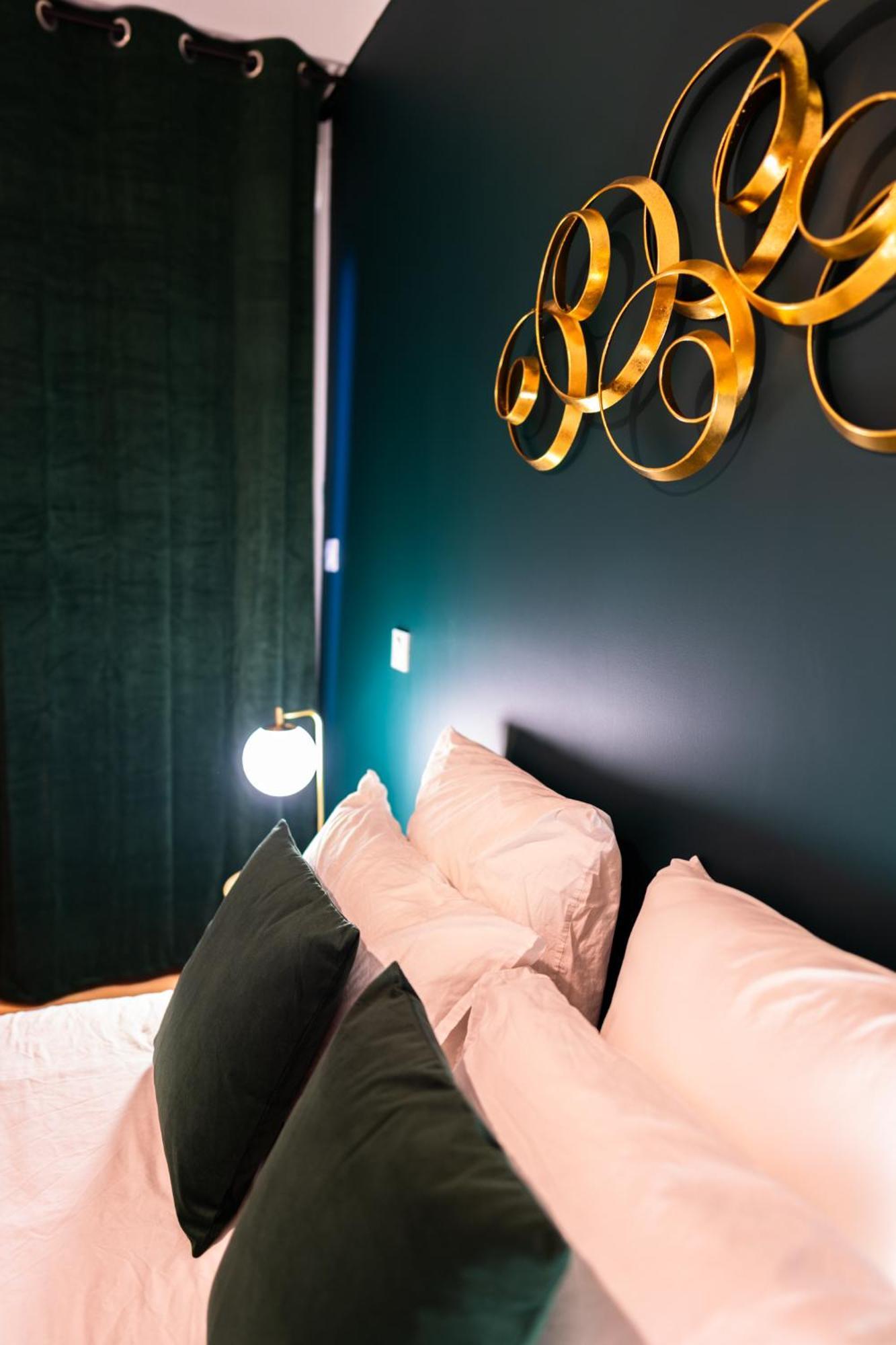Grand Loft Familial 4 Chambres Avec Parking Prive Saumur Buitenkant foto
